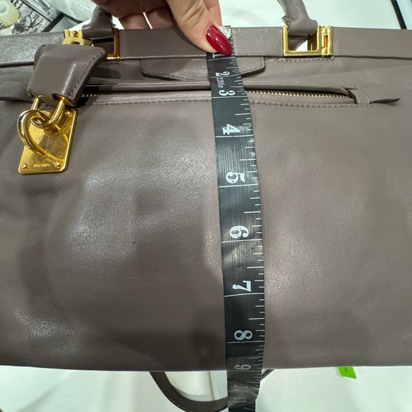 Prada Sughero Soft Calf Leather Large Frame Two Way Bag Taupe+ Lock n Key - Picture 17 of 17